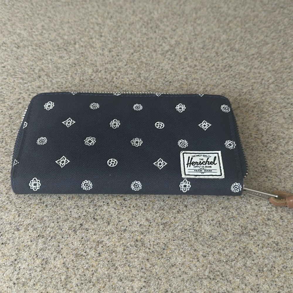 Herschel zip around wallet like new bandanna print 7 x 3.5”